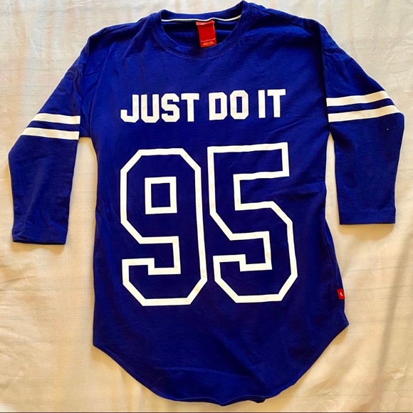 Nike Tops - NWOT NIKE SHIRT / LONG SLEEVE